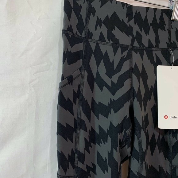 Lululemon Womens NWT Invigorate HR Tight 25" Workout Legging Size 2 - Picture 2 of 5